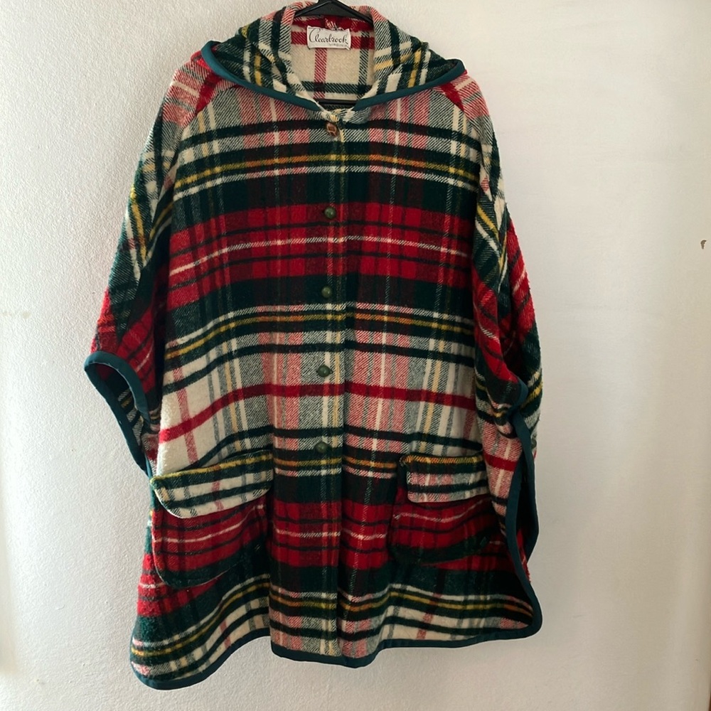 Vintage Clearbrook Virginia Wool (?) Cape Plaid Green Yellow Red pockets poncho